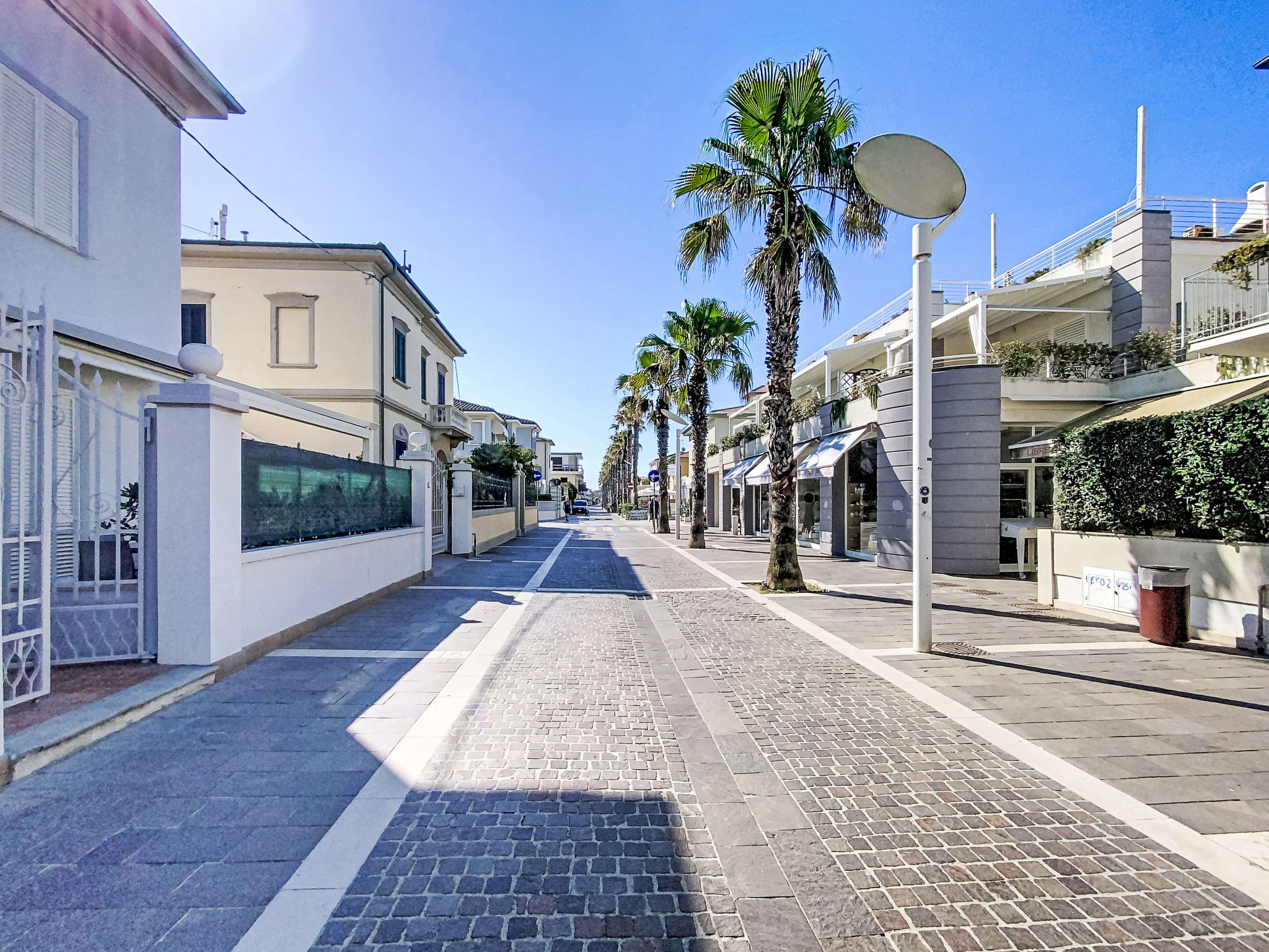 Oblo sul mare - Buiten