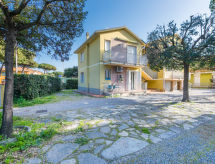 4-persoons appartement in centrum Cecina op 400 m van zee - thumbnail 1