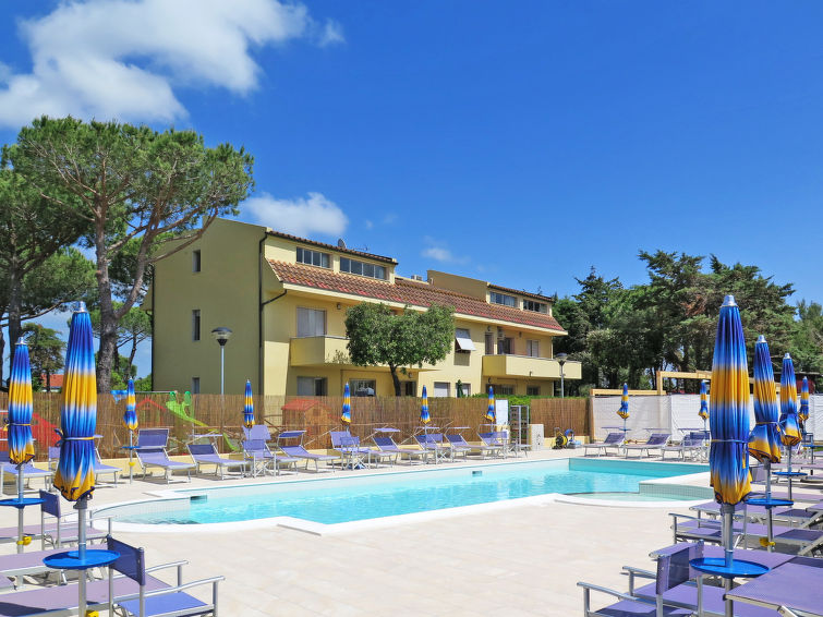 8-persoons appartement in Cecina op 650 m van de zee in Cecina