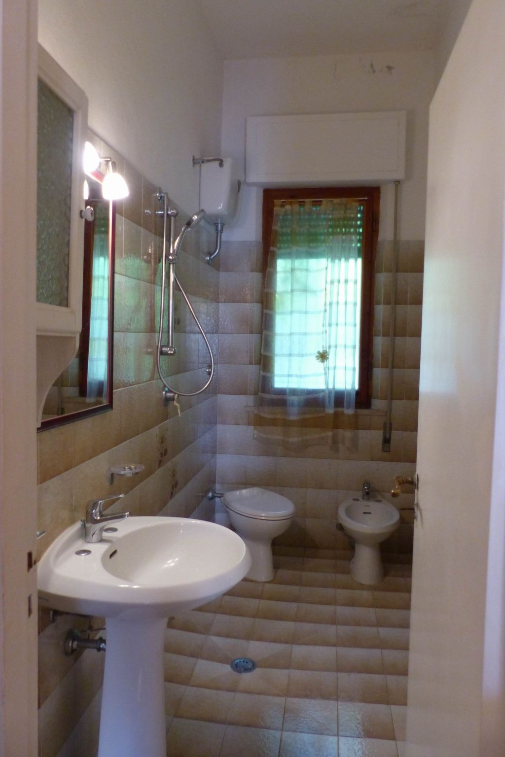 Große Wohnung in Mazzanta mit Schöner Terrasse-Image-tags.info