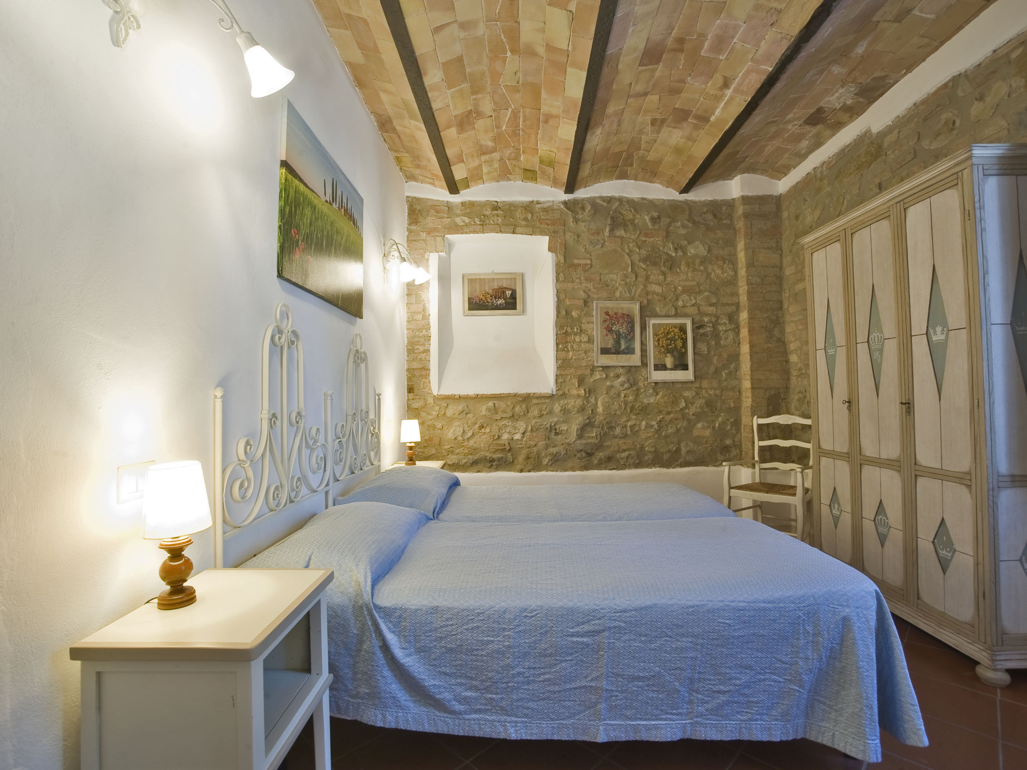 Torrenieri - Dedans