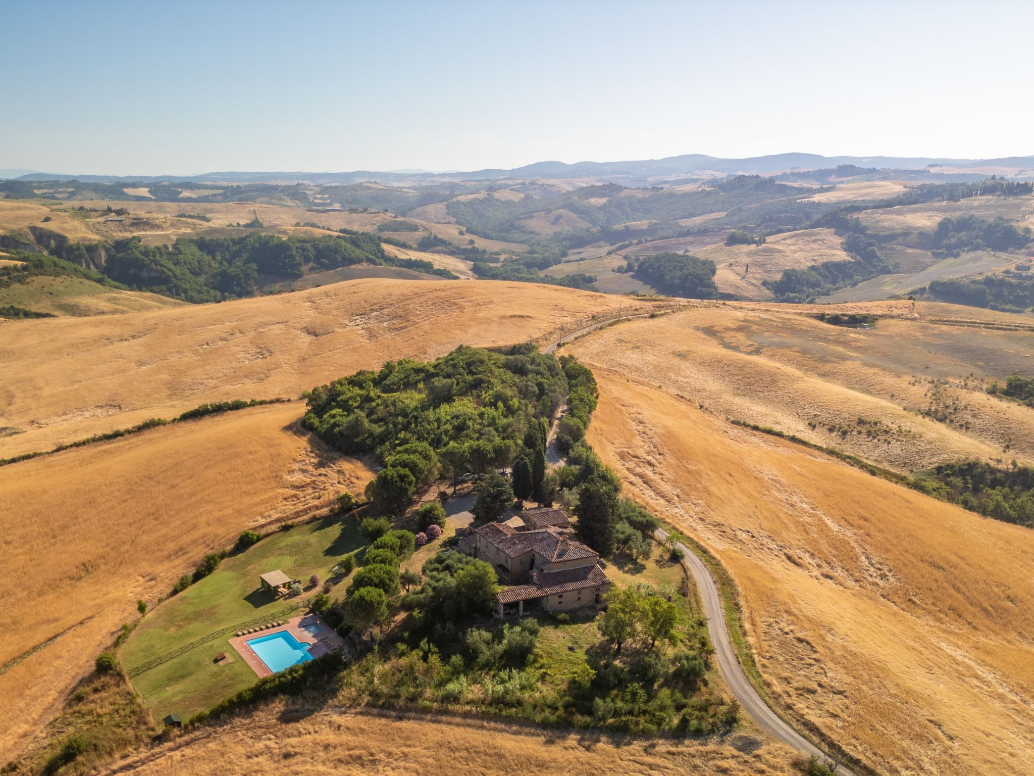 Torrenieri-Outside