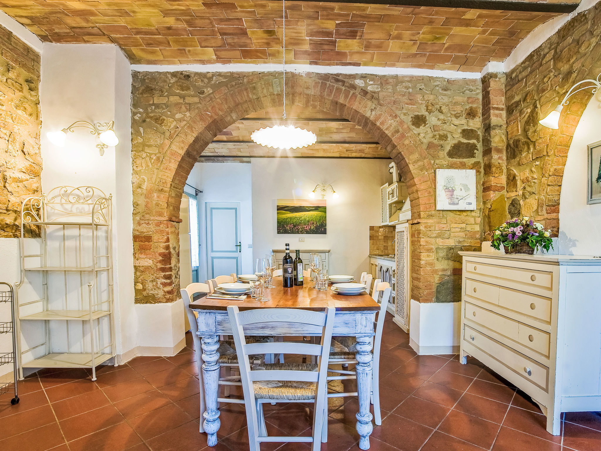 Torrenieri-Inside