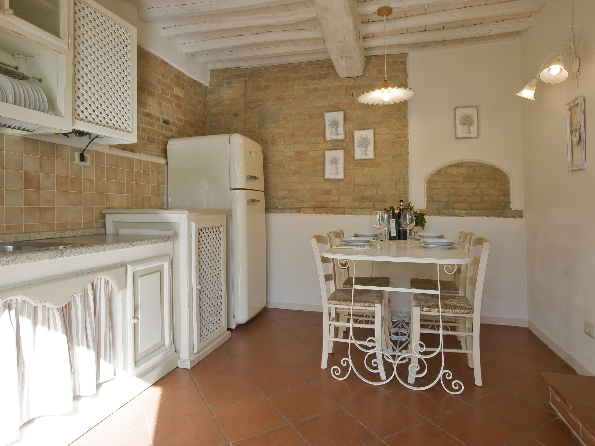 Torrenieri-Inside