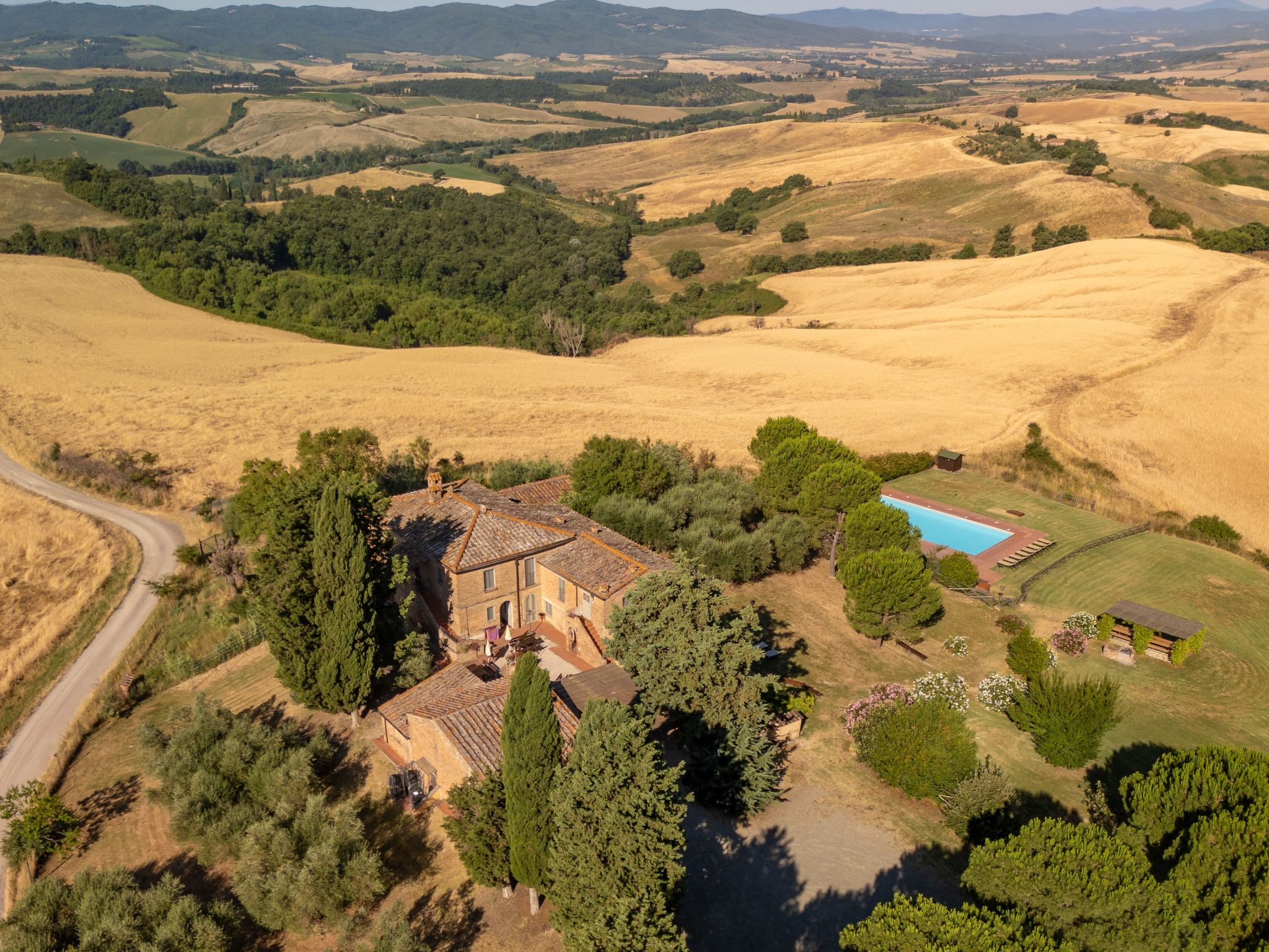 Torrenieri-Outside