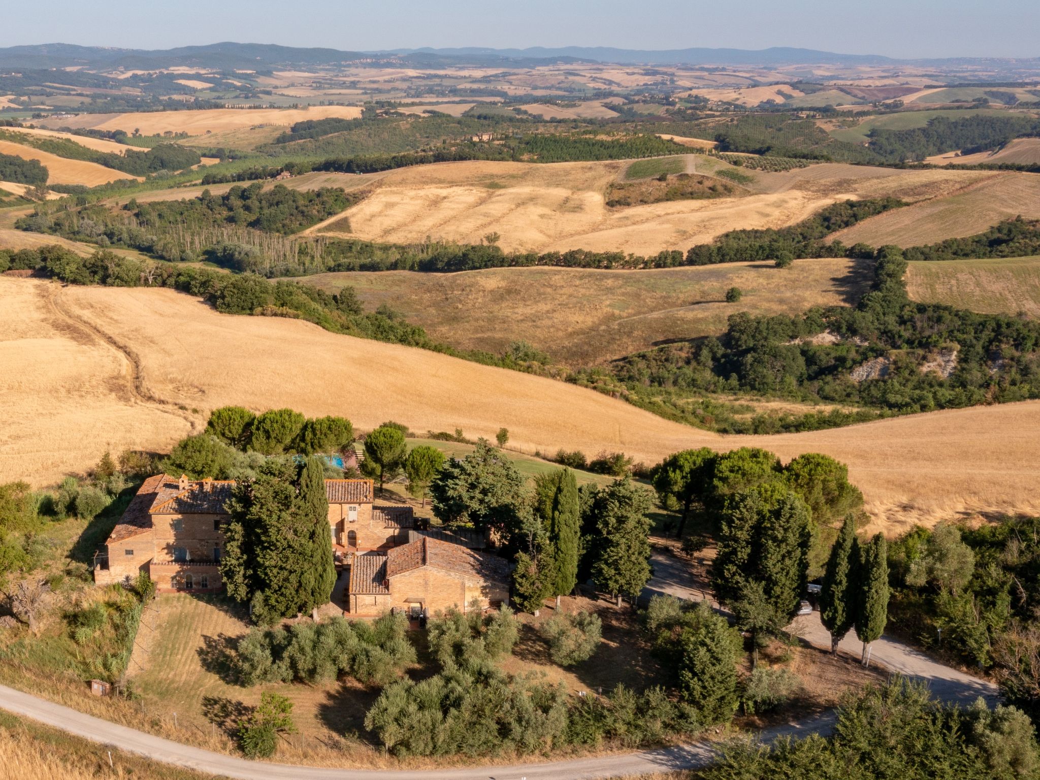 Torrenieri-Outside