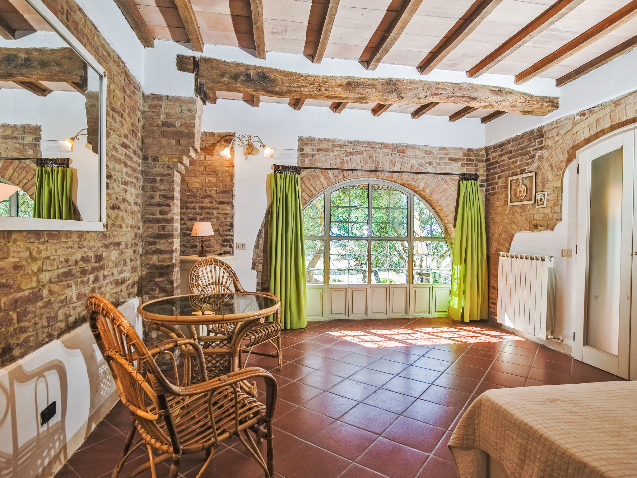 Torrenieri-Inside