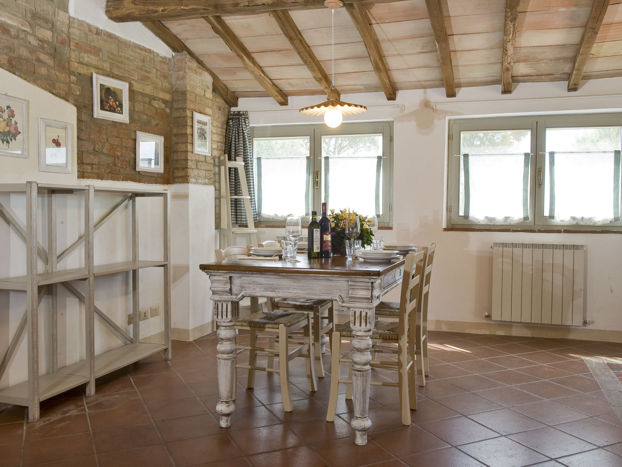 Torrenieri-Inside