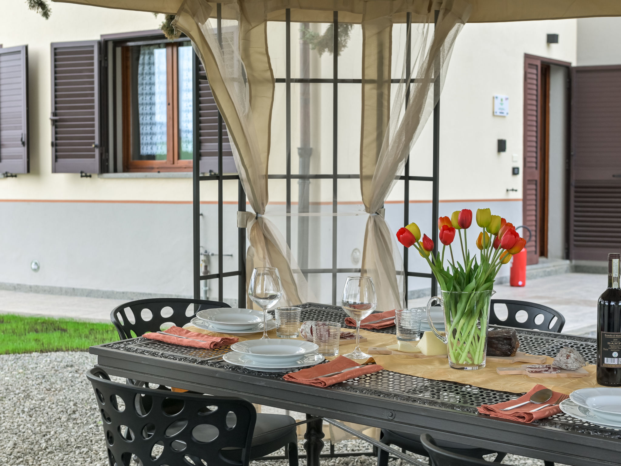 Il Cipresso-Outside