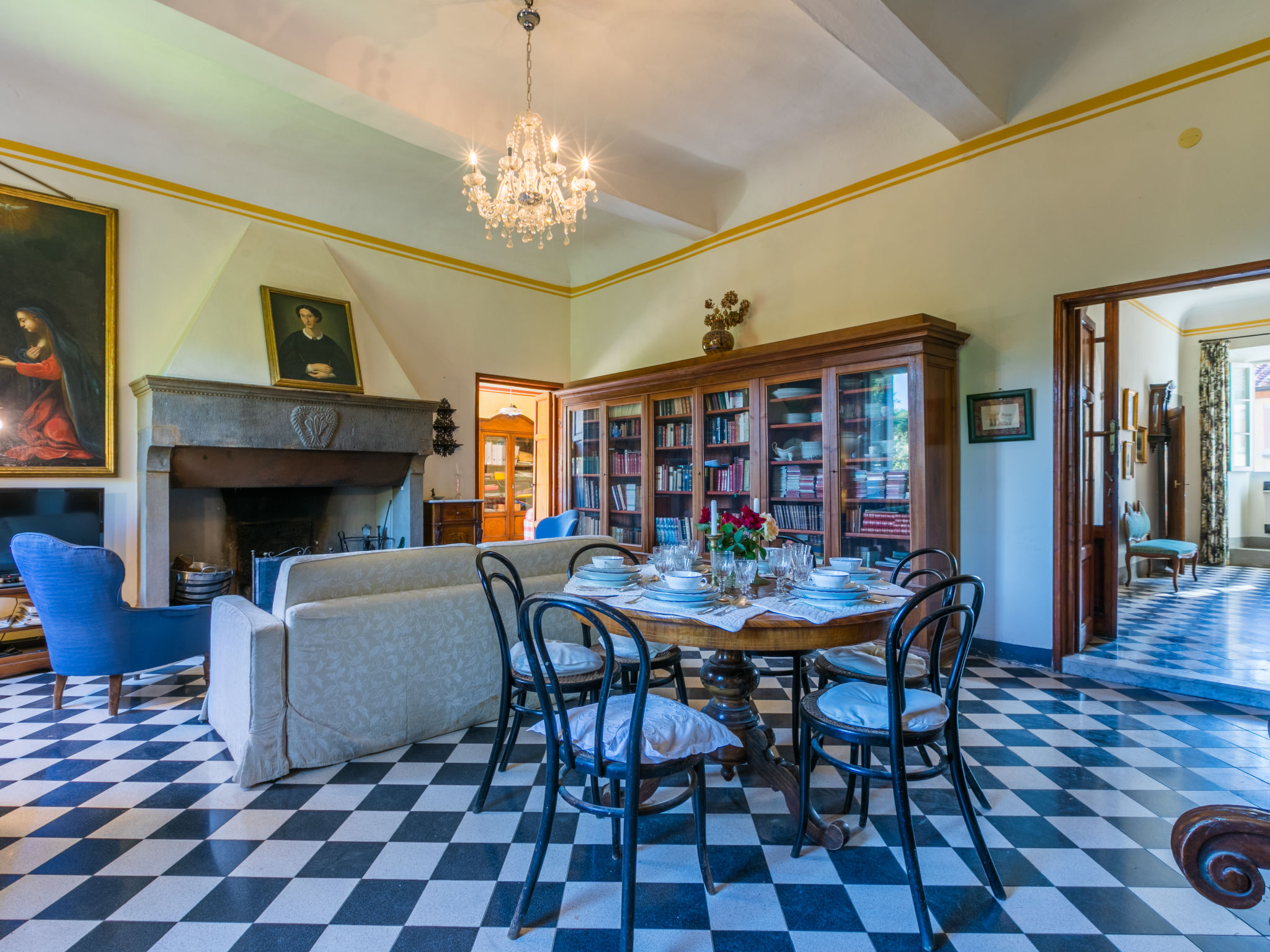 Villa Mandri-Binnen
