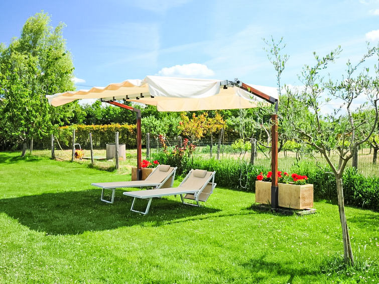 Search and Stay destination Provincia di Viterbo, Lazio - Italy from AU$ 172. Il Cerro