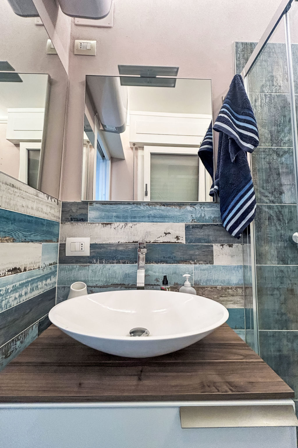 Rosa di sera - Dedans