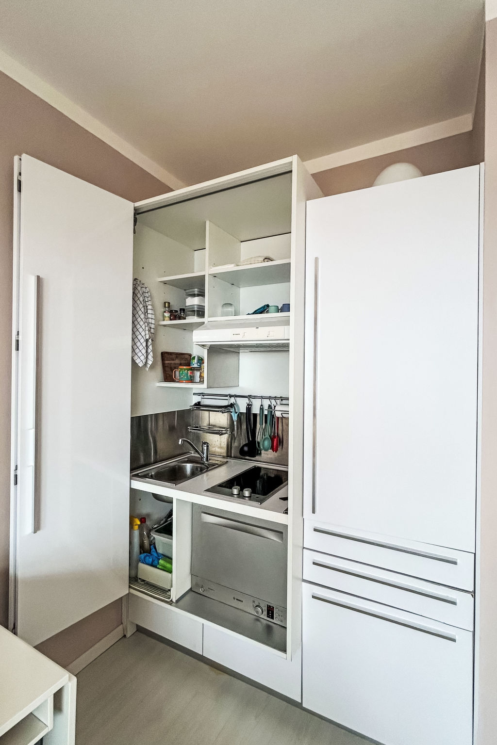 Rosa di sera - Dedans