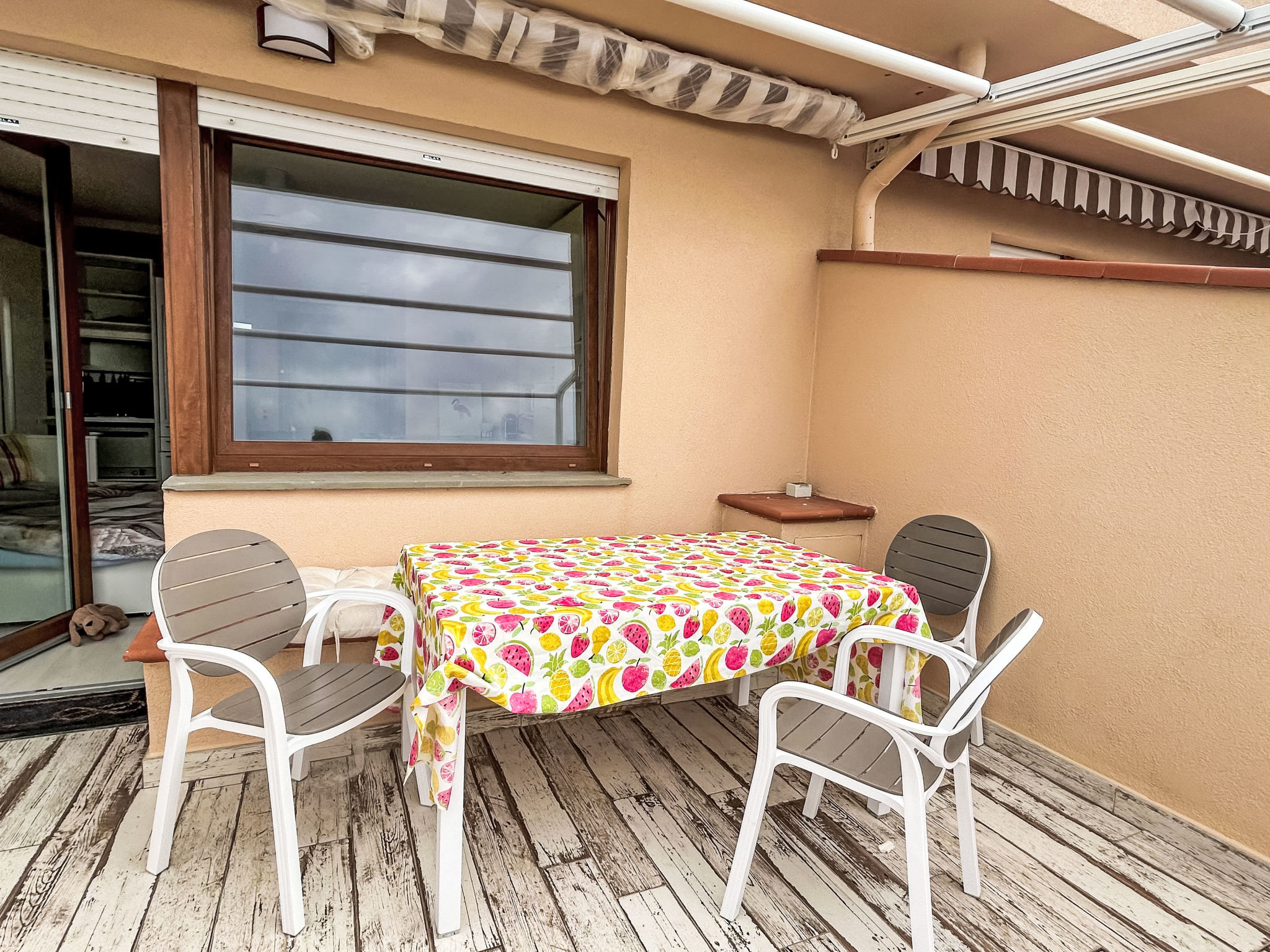 Rosa di sera - Dedans