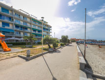 Aan zee: Ruim appartement met zeezicht in Castiglioncello - thumbnail 4