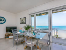 Aan zee: Ruim appartement met zeezicht in Castiglioncello - thumbnail 2