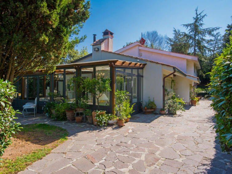 Search and Stay destination Castellaccio, Toscana - Italy from AU$ 371. La Casa Vivente