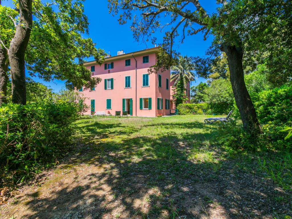 Appartement Pino in Italië