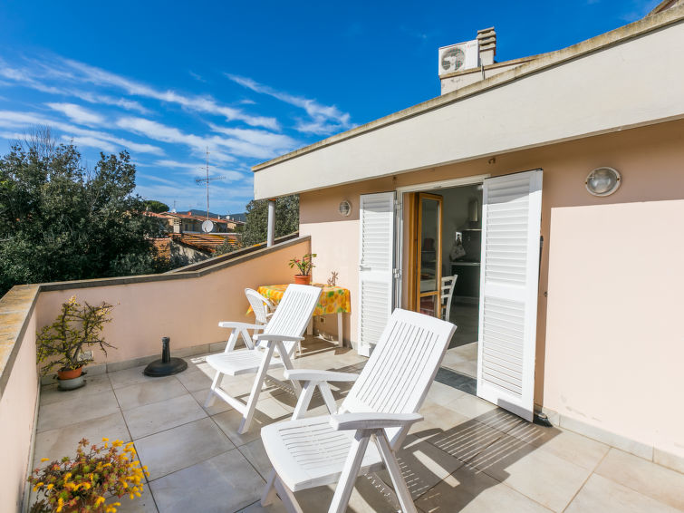 2-persoons appartement met zeezicht in Castiglioncello in Castiglioncello
