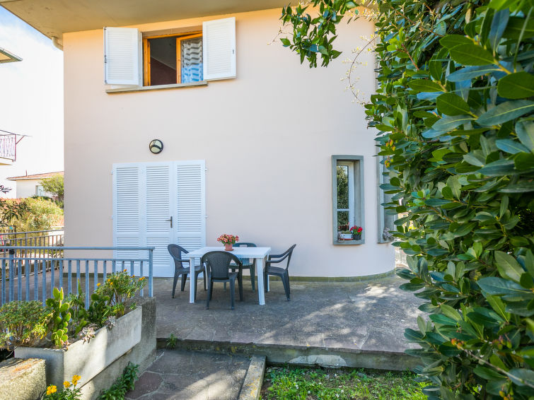 Search and Stay destination Rosignano Solvay-Castiglioncello, Toscana - Italy from AU$ 115. Angela