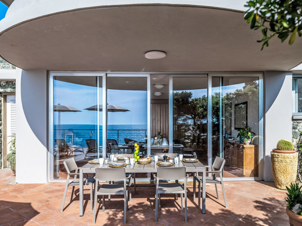 Vistamare — Terrace