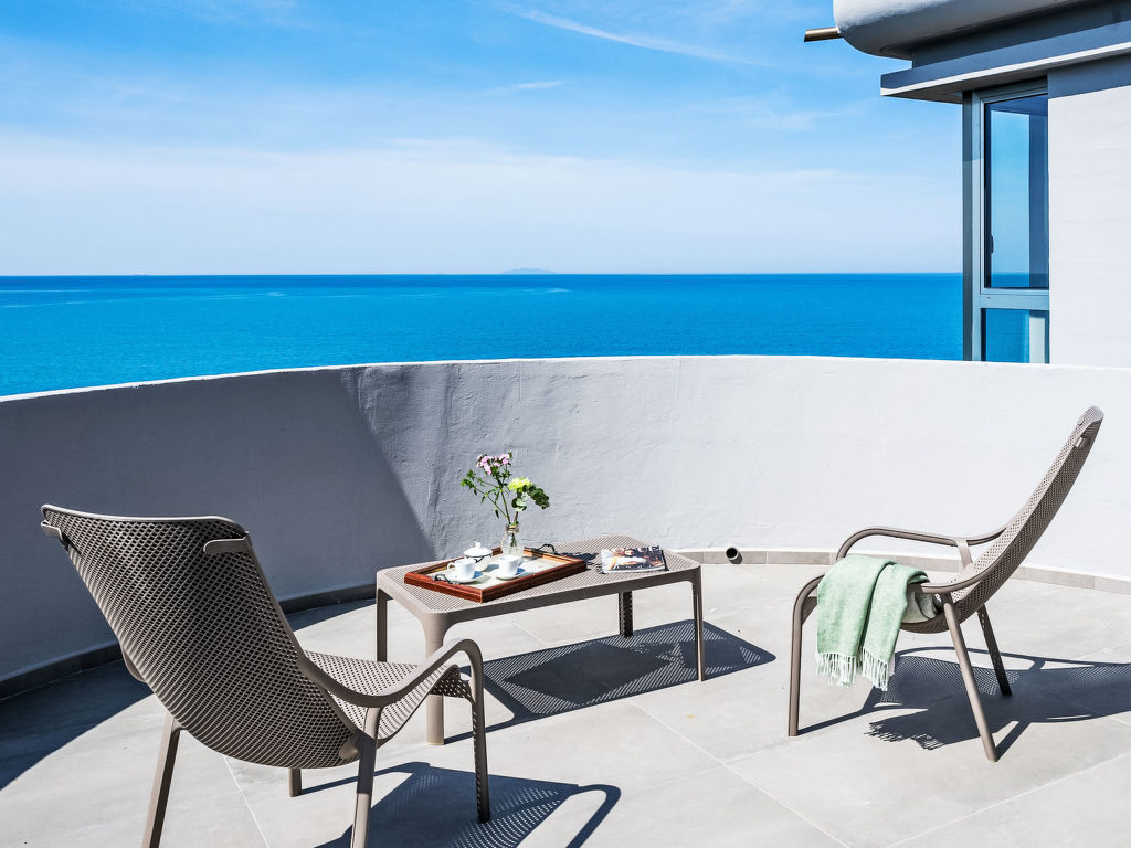 Vistamare — Terrace
