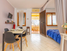 Casa Lucia: Knus appartement met gedeeld zwembad nabij Montescudaio - thumbnail 4
