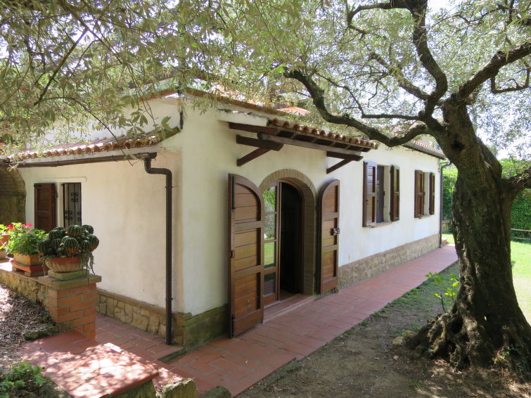 Sfeervol vakantiehuis met open haard in Montescudaio in Montescudaio
