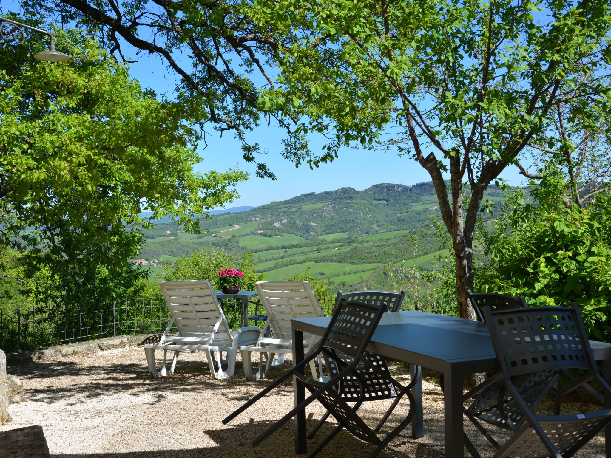 Anwesen "La Casina" mit privatem Garten und Grill-Drinnen