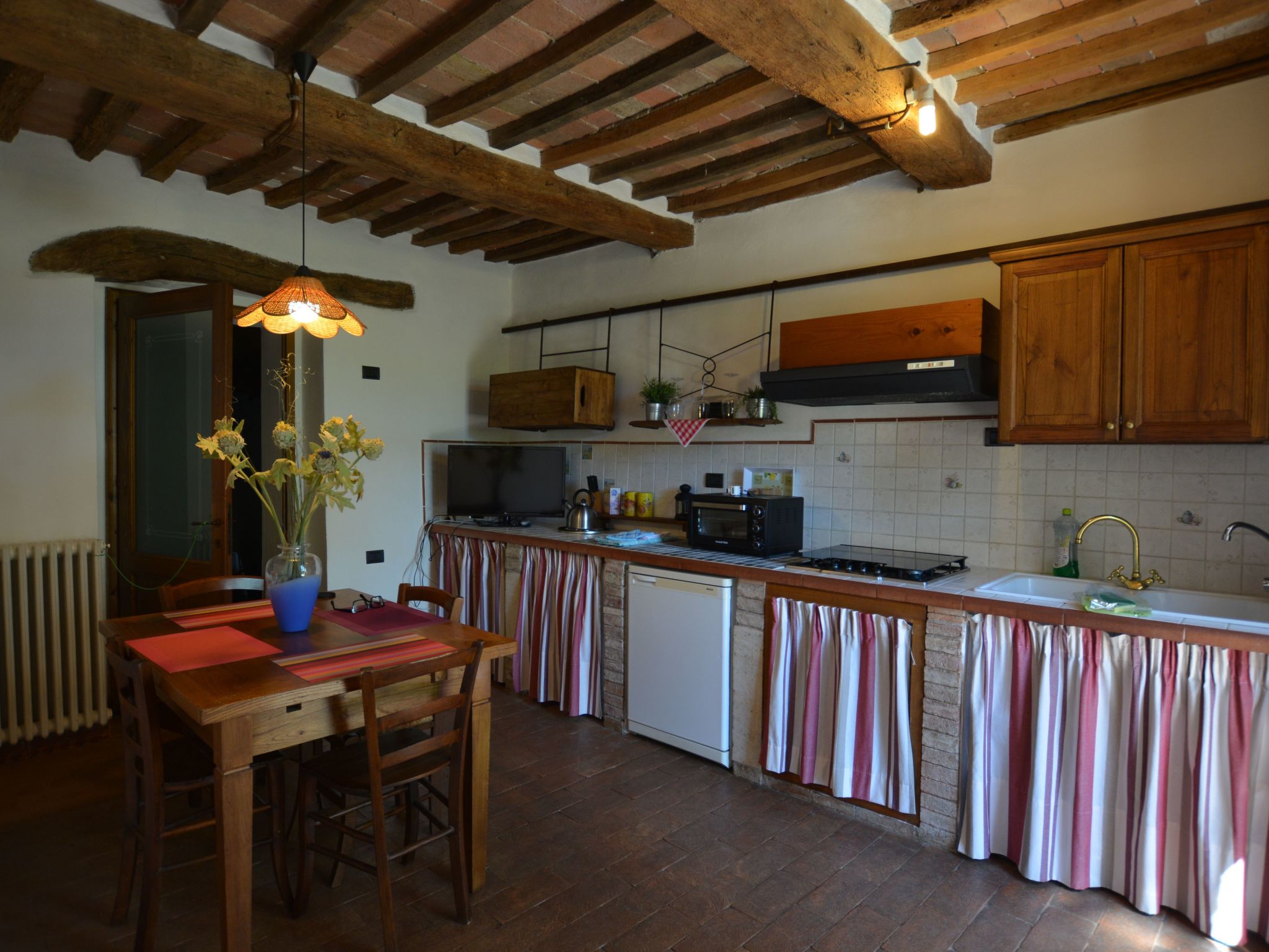 Anwesen "La Casina" mit privatem Garten und Grill-Drinnen