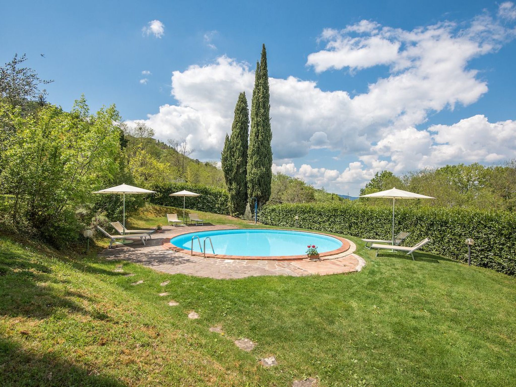 Anwesen "La Casina" mit privatem Garten und Grill-Drinnen