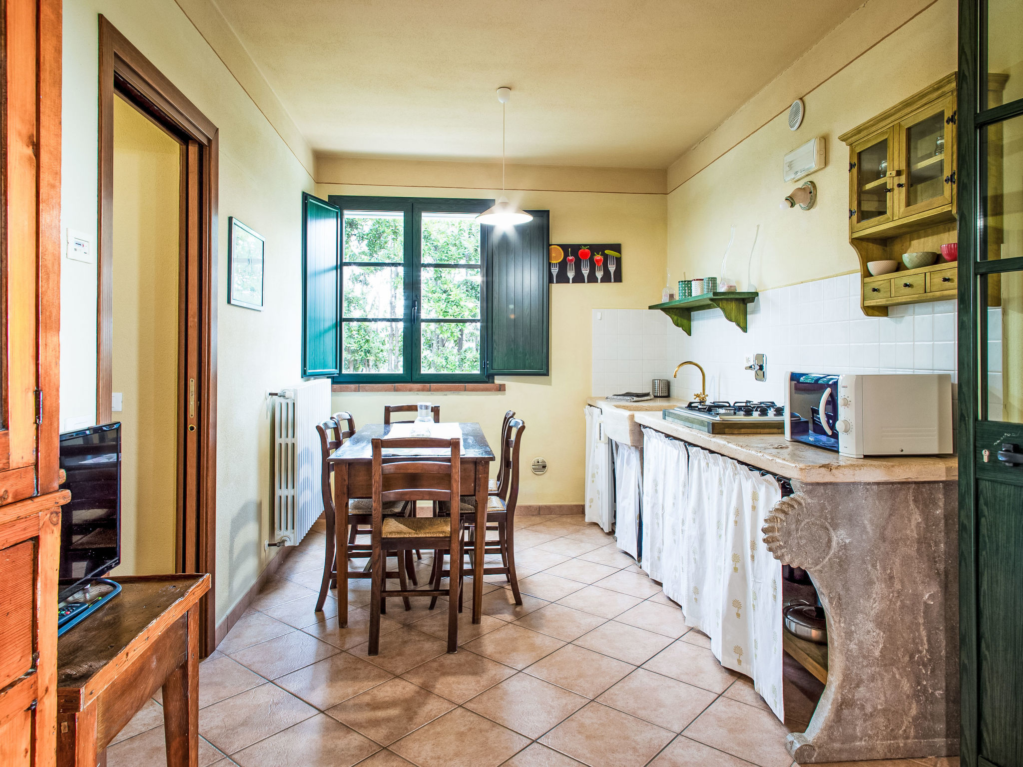 Kitchen / Dining Room