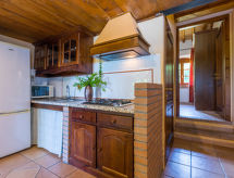 Rustiek appartement op Toscaanse heuvel met groot zwembad, nabij zee - thumbnail 6