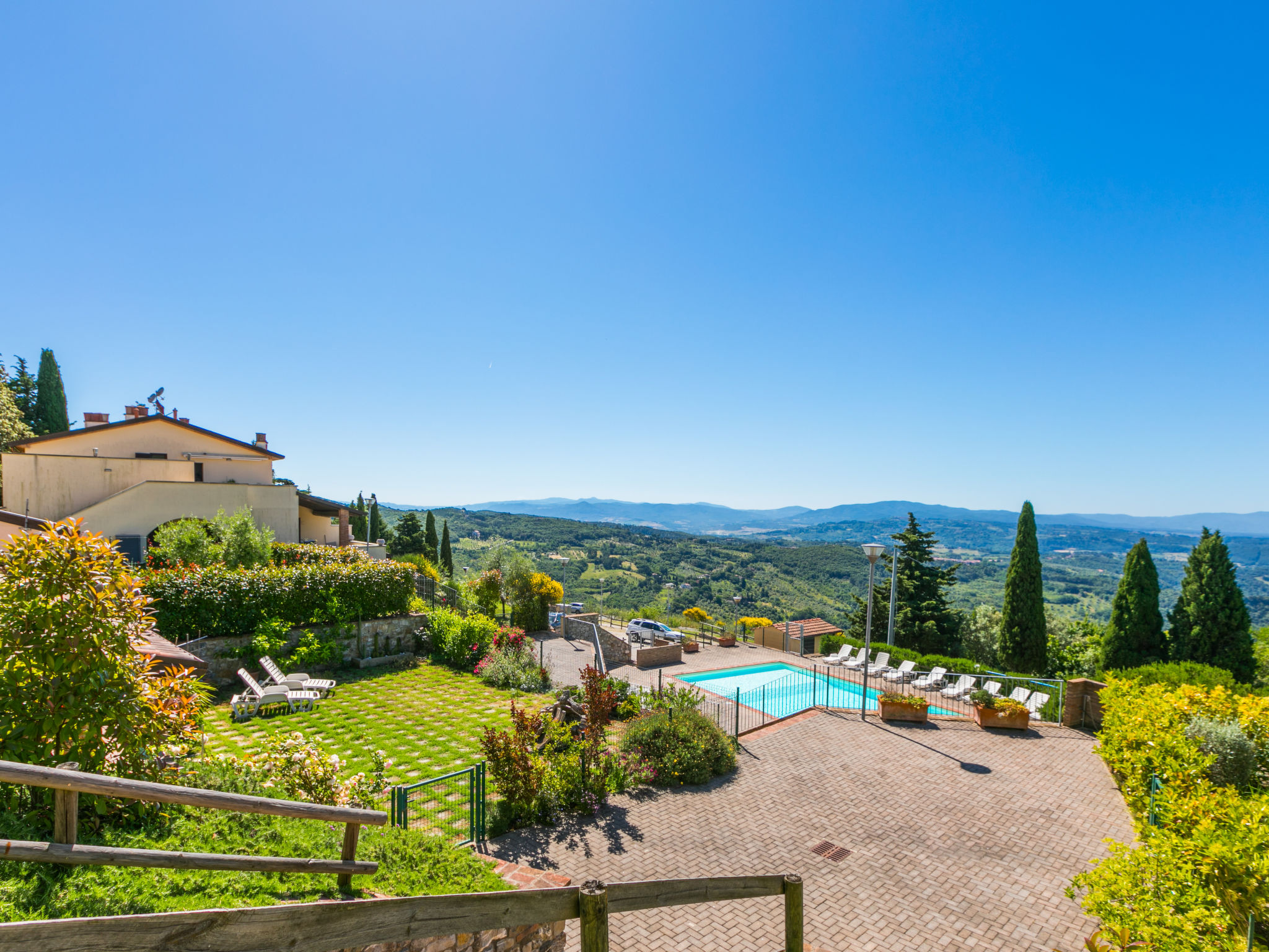 Poggio di Nocola-Buiten