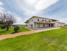 Gerenoveerd Toscaans cottage met gedeelde tuin, vlakbij zee en Bolgheri - thumbnail 1