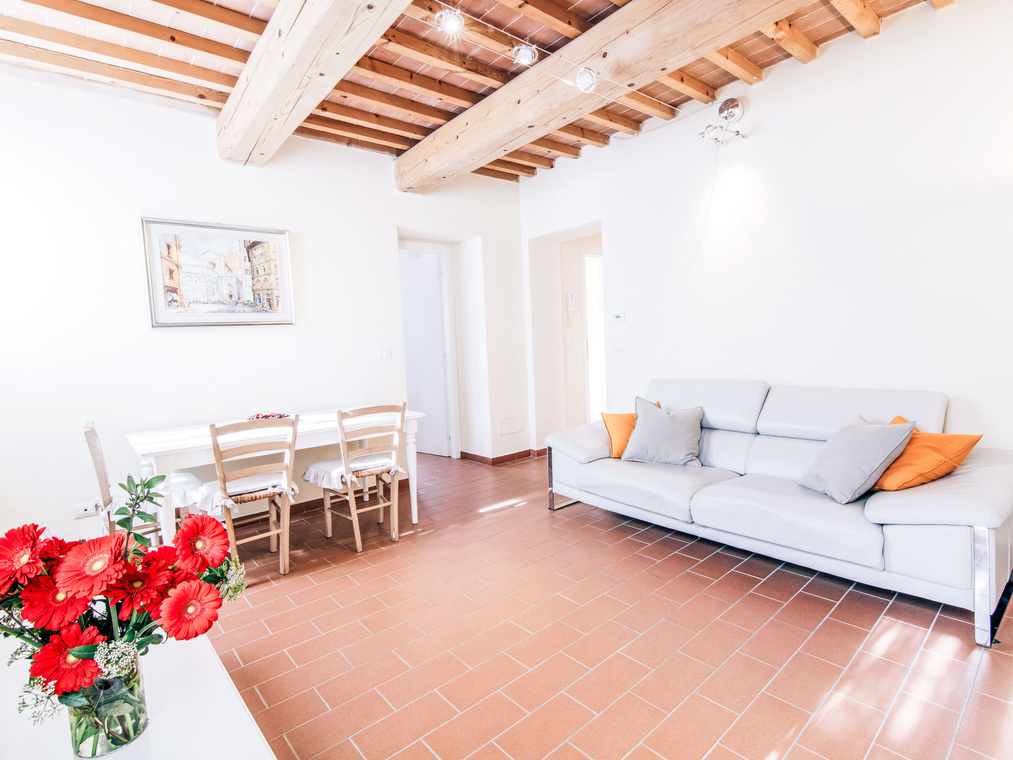 Wohnung "L'Arancio" mit Privatparkplatz - Dedans