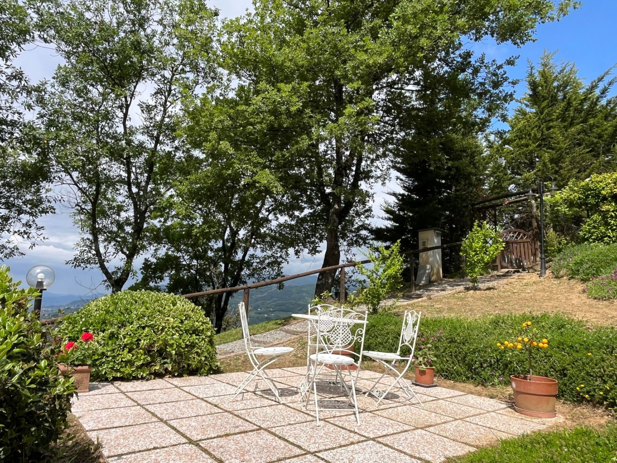 Villa im Grünen Civico 2 in Uzzano-Binnen