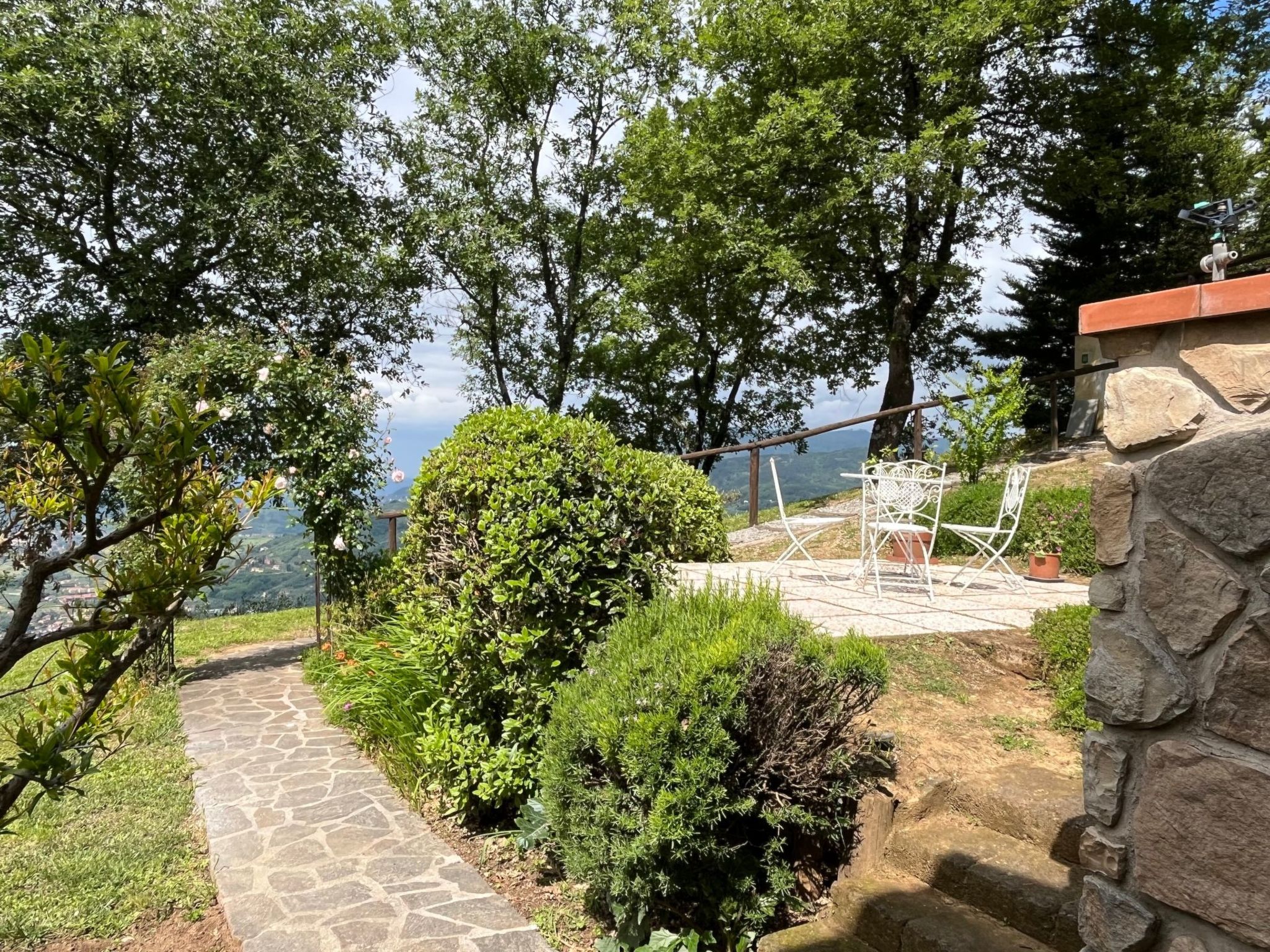 Villa im Grünen Civico 2 in Uzzano-Binnen