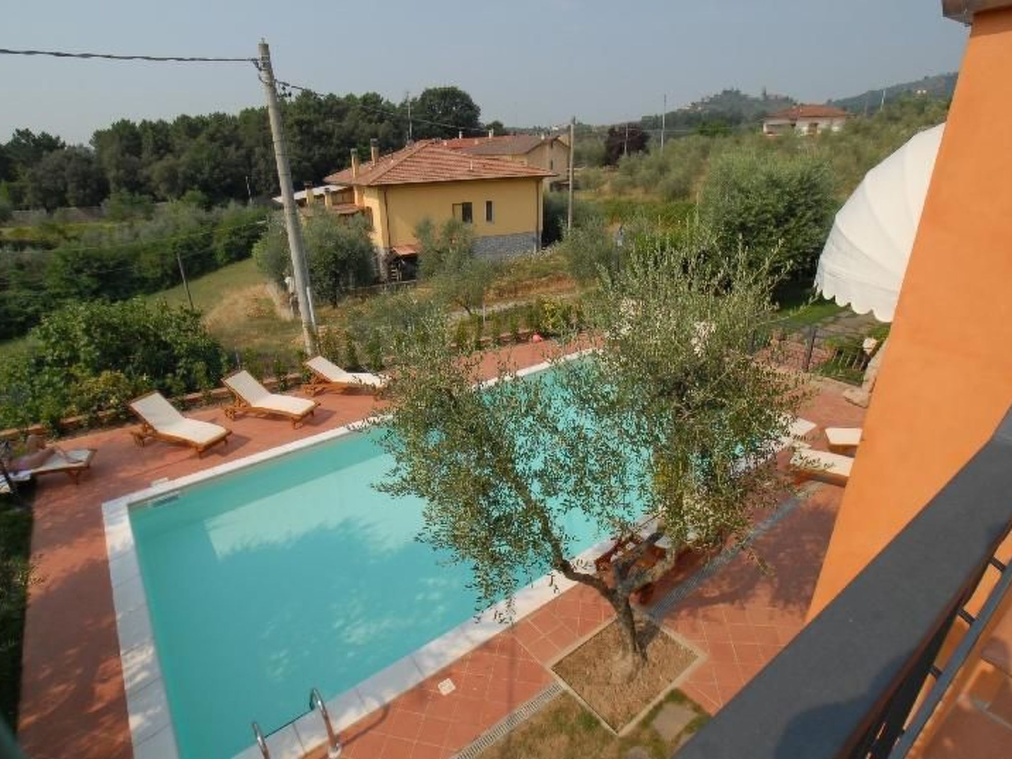 Wohnung mit Terrasse und Pool-Draußen