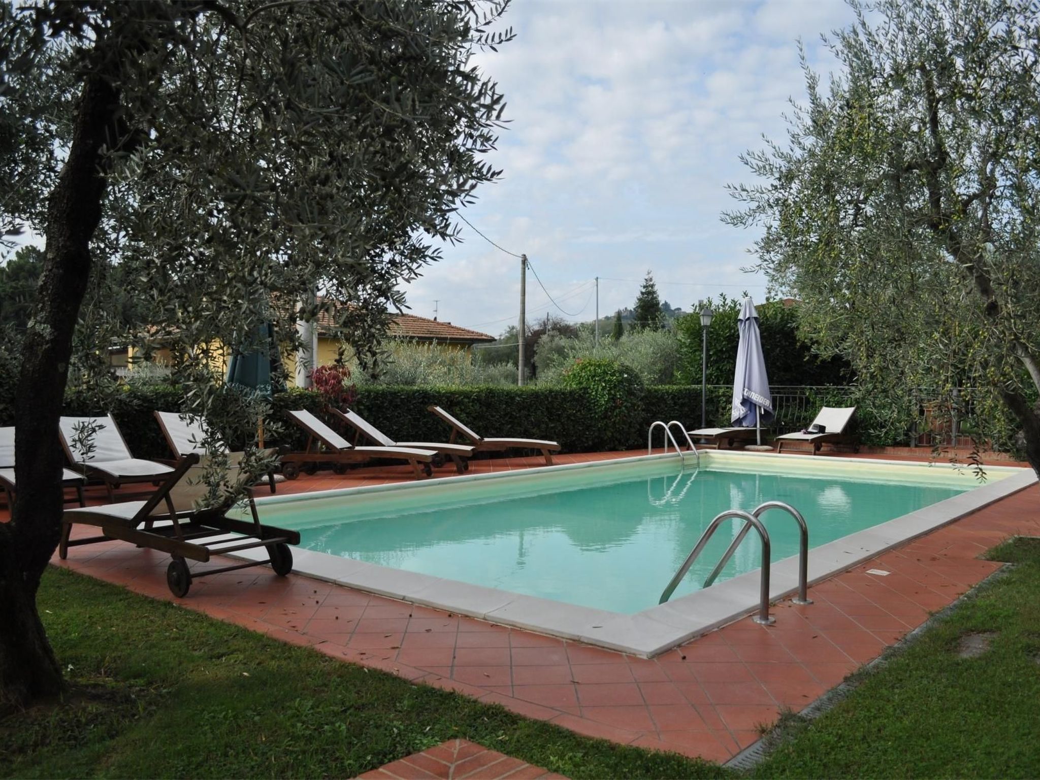 Wohnung mit Terrasse und Pool-Draußen