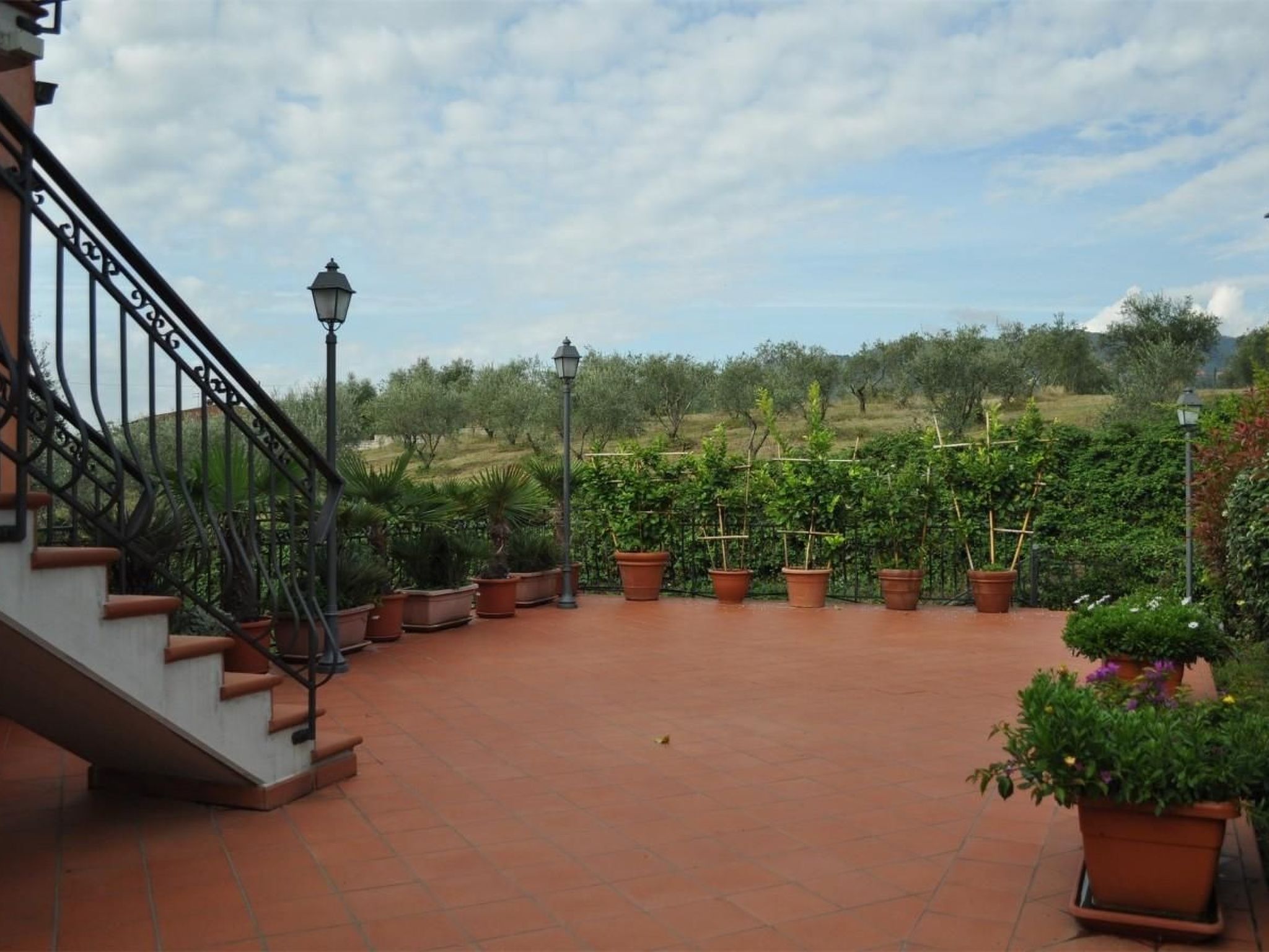 Wohnung mit Terrasse und Pool-Draußen