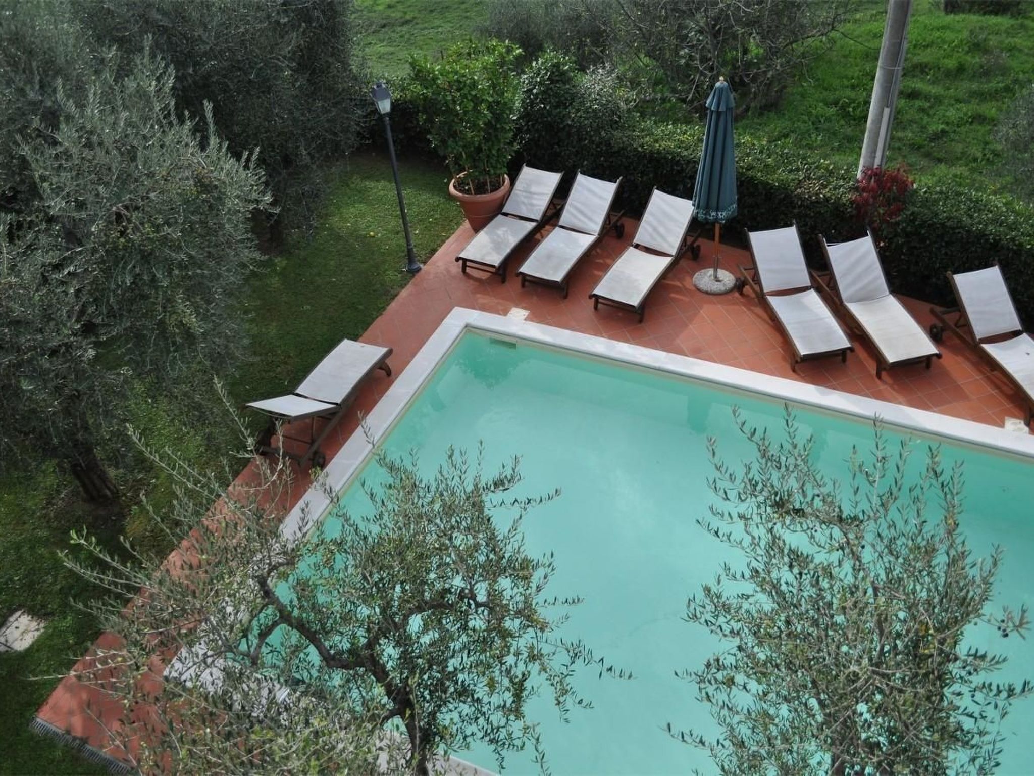 Wohnung mit Terrasse und Pool-Draußen