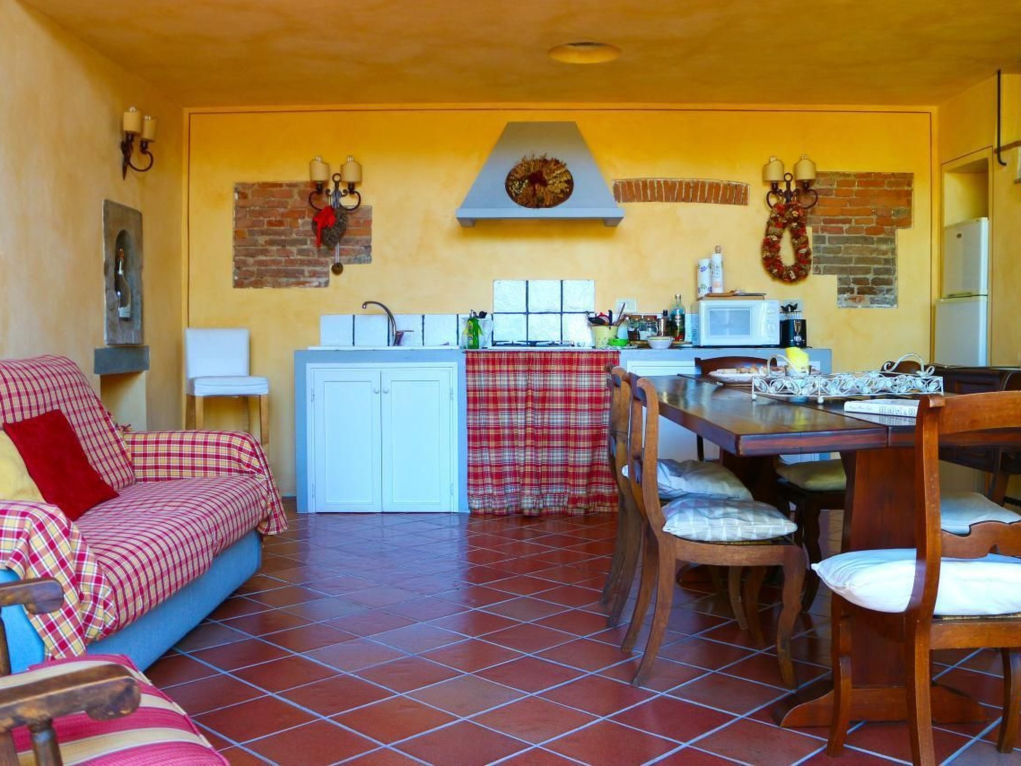 Wohnung in Cascina mit Privatparkplatz