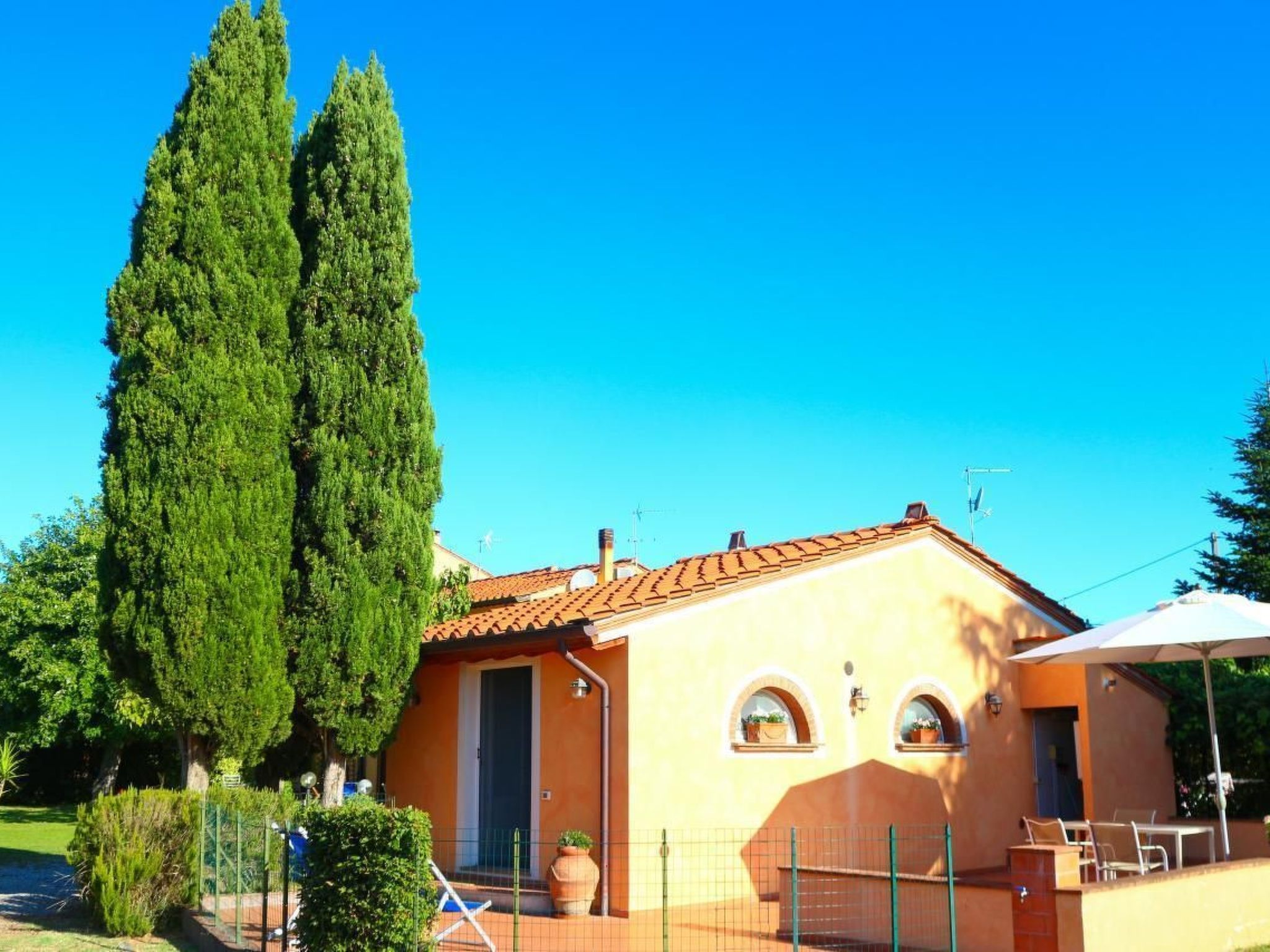 In Cascina mit privatem Parkplatz-Buiten