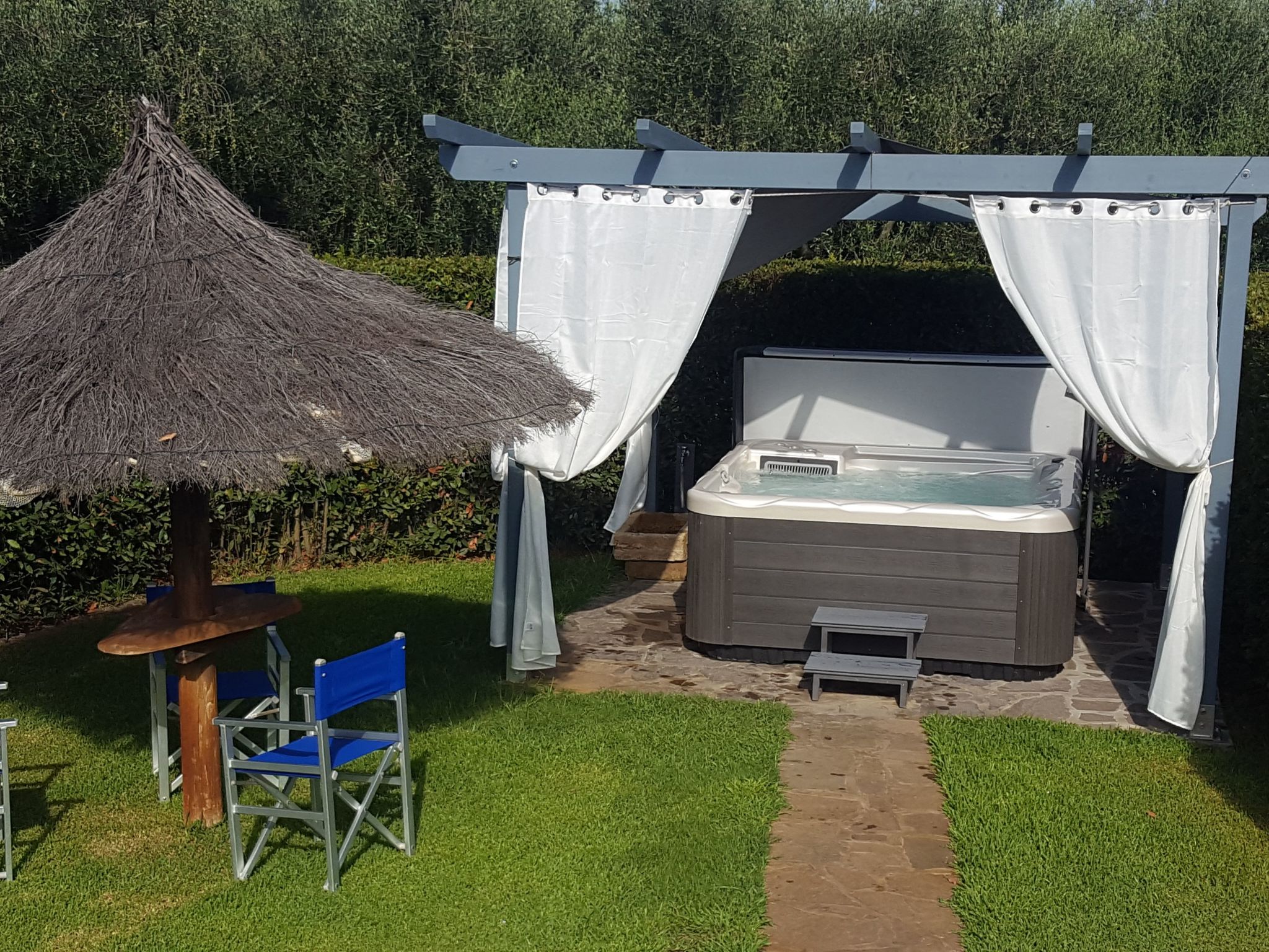 "Casa Olmo" Schwimmbad und Jacuzzi, privater Garten-Binnen