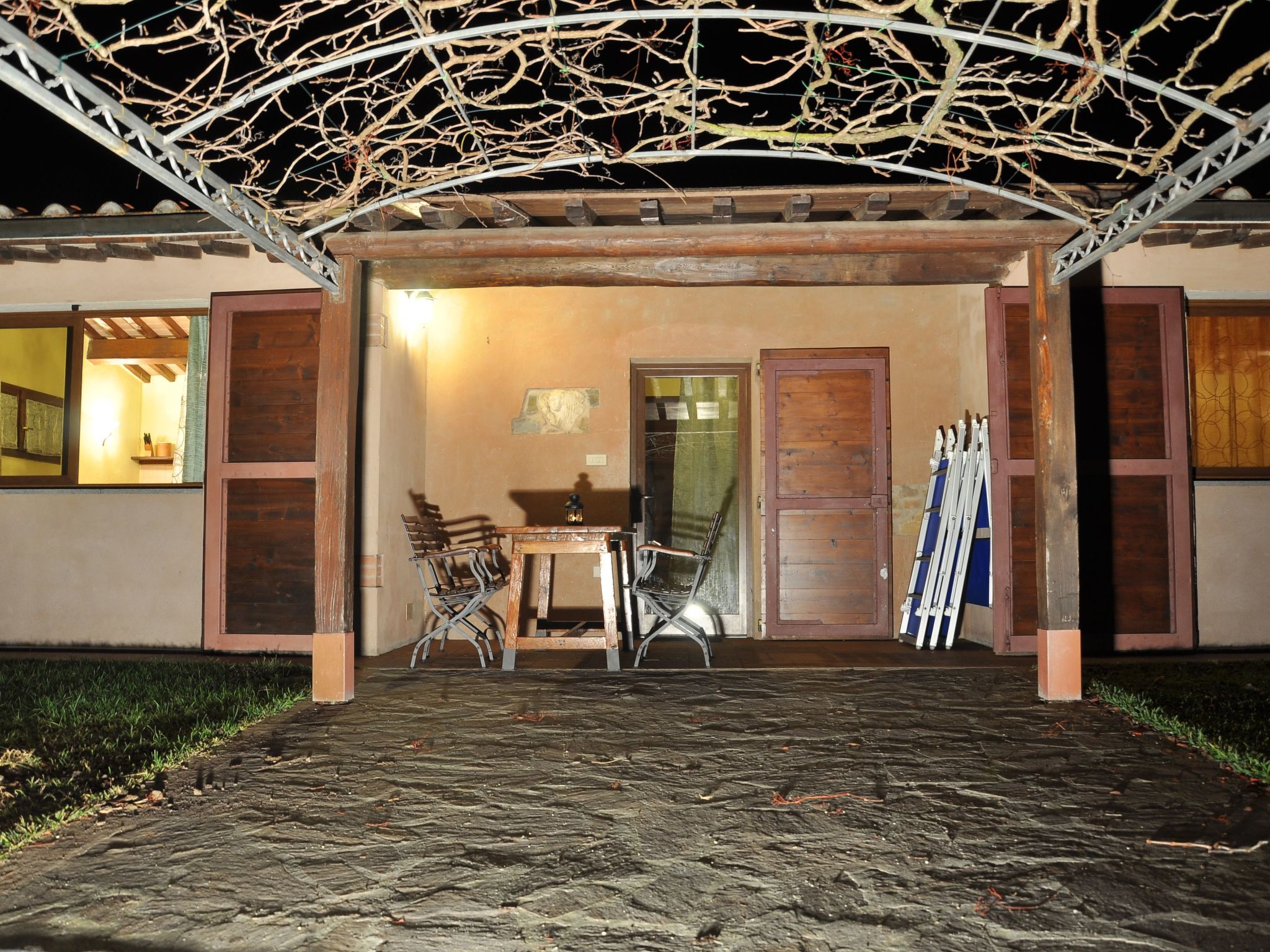 Pfirsichhaus mit Schwimmbad, Jacuzzi und privatem Garten-Drinnen