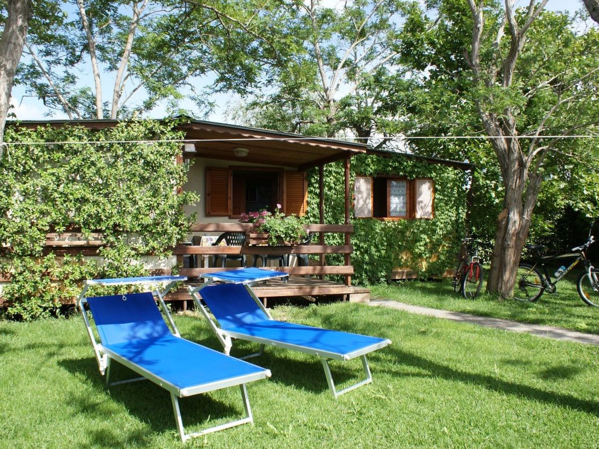 Entdecken Sie den idealen Zufluchtsort, um dem Alltag zu entfliehen, inmitten von Ruhe und Komfort: Unser Chalet ist ein Versprechen für Entspannung und Spaß für Familien und Gruppen bis zu 4 Perso..