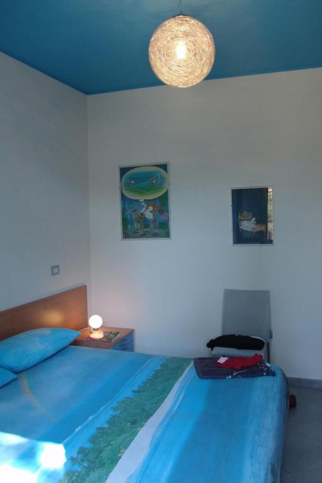 Blaue Wohnung mit Terrasse-Drinnen