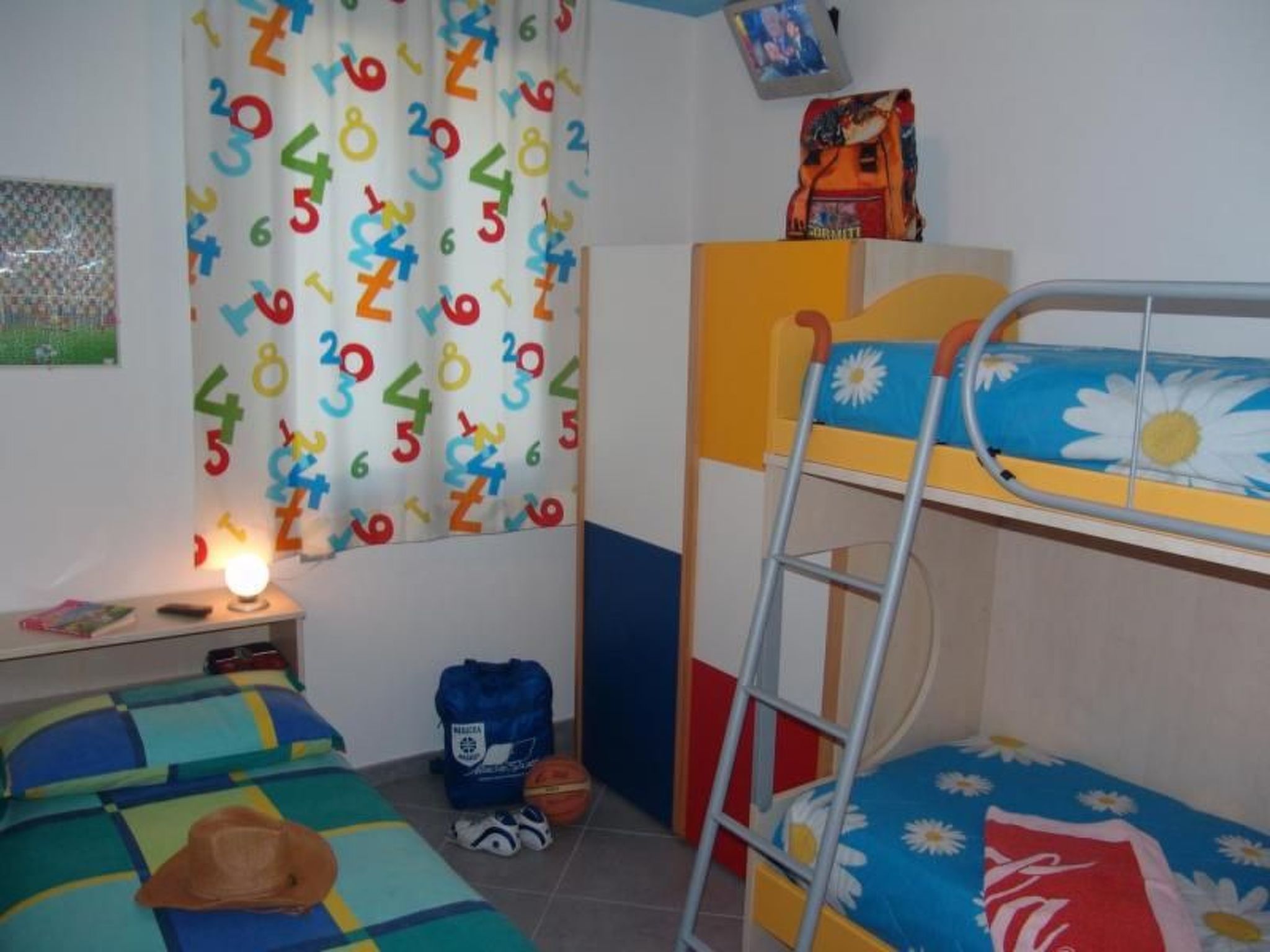 Blaue Wohnung mit Terrasse-Image-tags.info