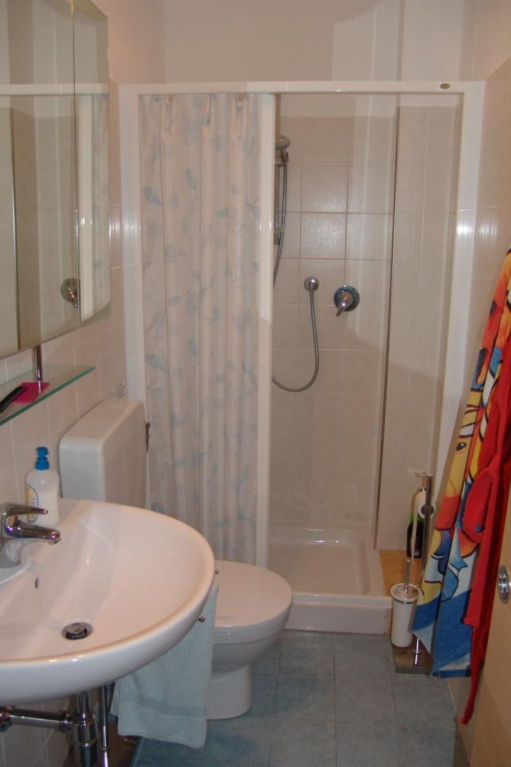 Blaue Wohnung mit Terrasse-Drinnen